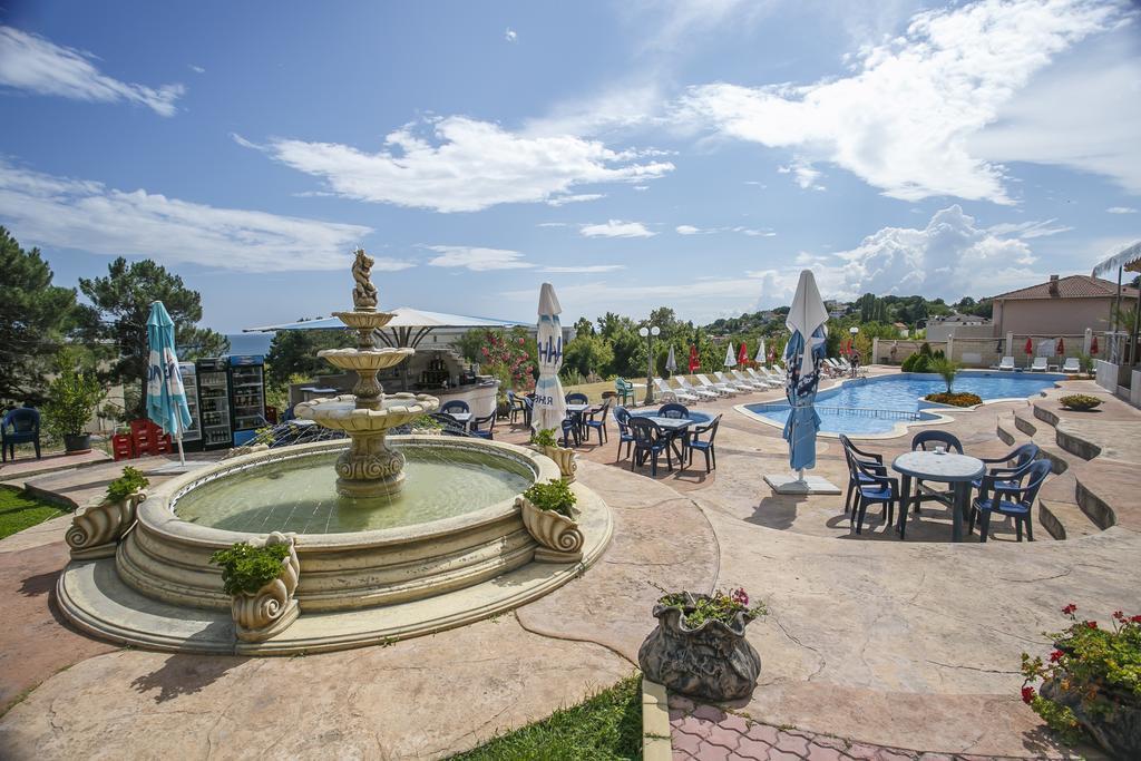 Hotel Fiesta Golden Sands Exterior photo